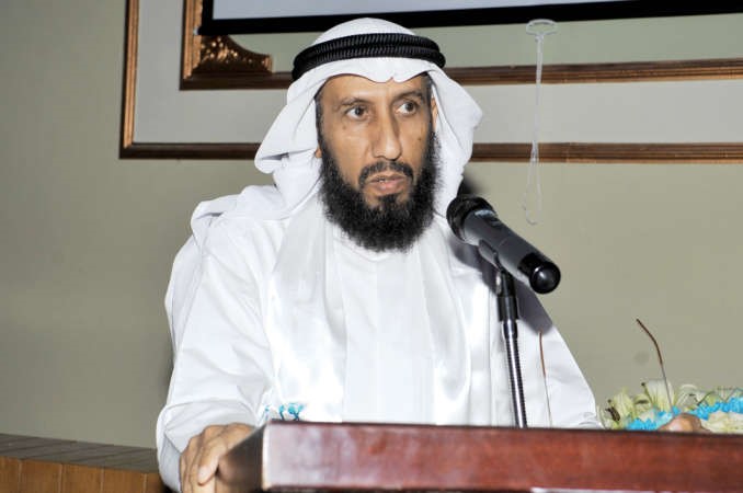 خالد الخراز يلقي قصيدة شعرية