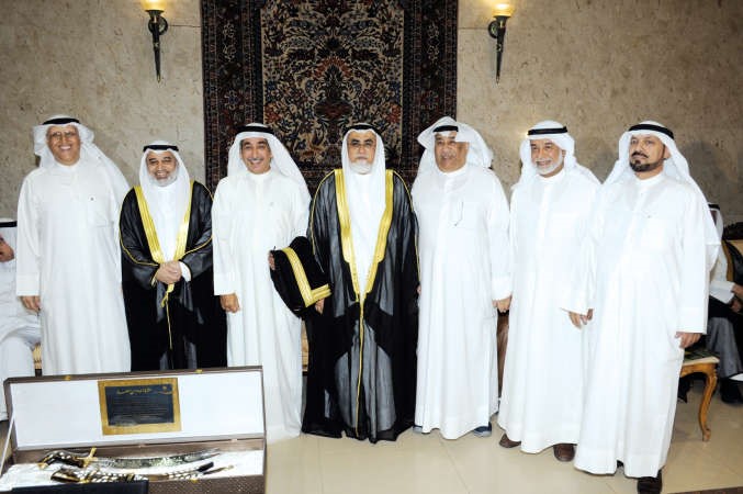 النائب عادل الخرافي ودعبدالمحسن الخرافي وخليل الشطي وعدد من الحضور خلال الحفل	 انور الكندري ﻿