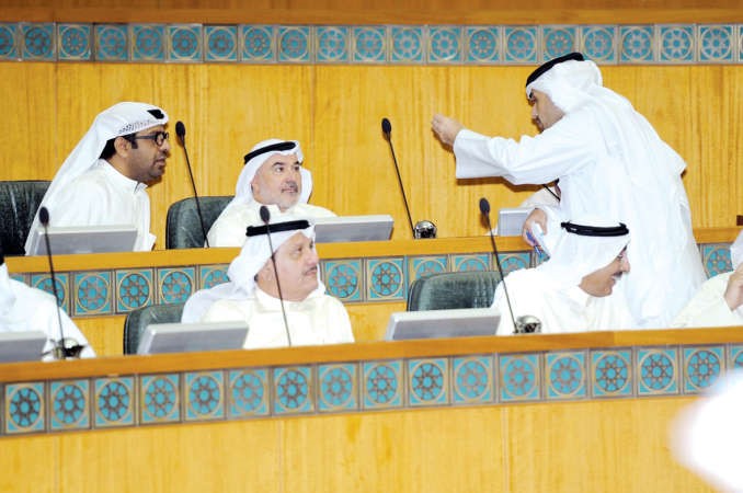 القضيبي وصالح عاشور وانس الصالح وعيسى الكندري واحمد الجسار
