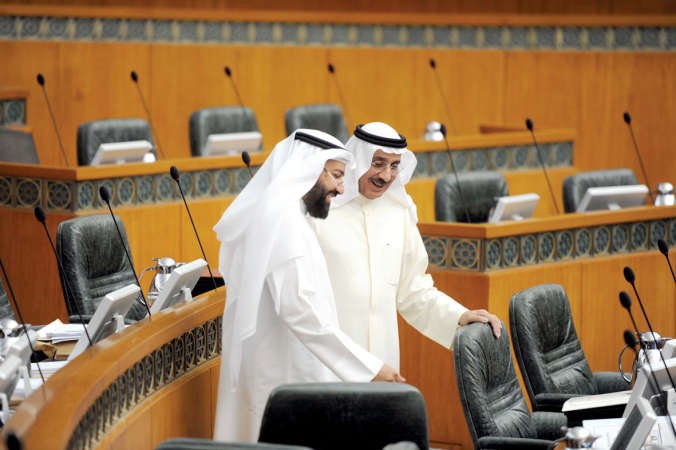 احمد الجسار ودعلي العمير خلال الجلسة

