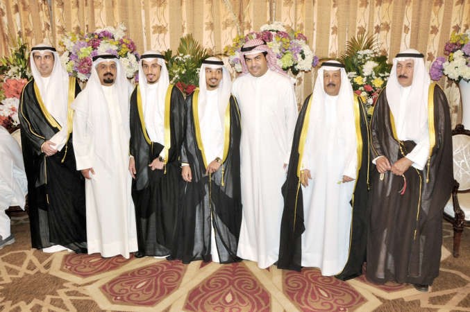 ظافر الهملان واحمد الحشان والمقدم سلمان الحريص وطلال الحشان وطلال الطوالة مع المعرسيناحمد علي﻿
