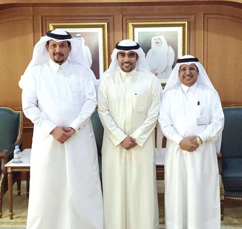 صالح التنيب متوسطا سعد المحمود وعلي الهاجري ﻿