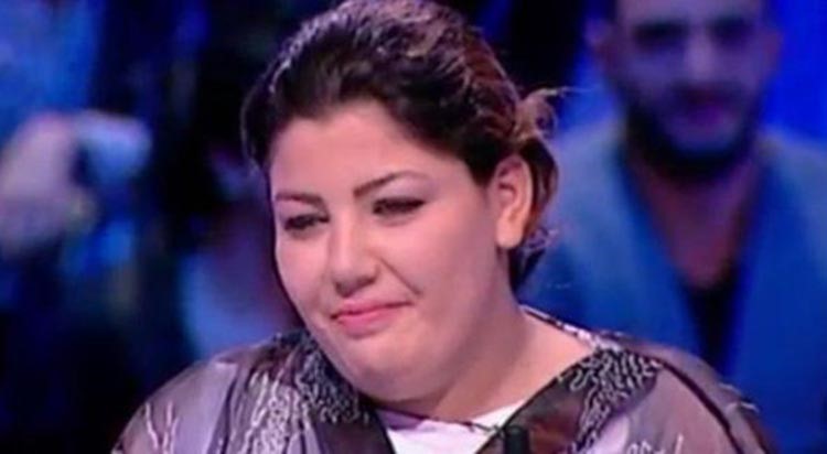بعد أن صارحته بحبها على الهواء مذيع تونسي يتسبّب بتشويه وجه إحدى معجباته