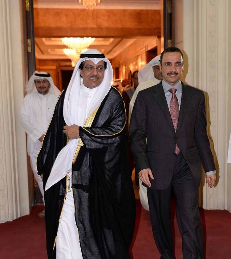 رئيس مجلس الامة مرزوق الغانم مغادرا الى الولايات المتحدة وفي وداعه نائبه مبارك الخرينج