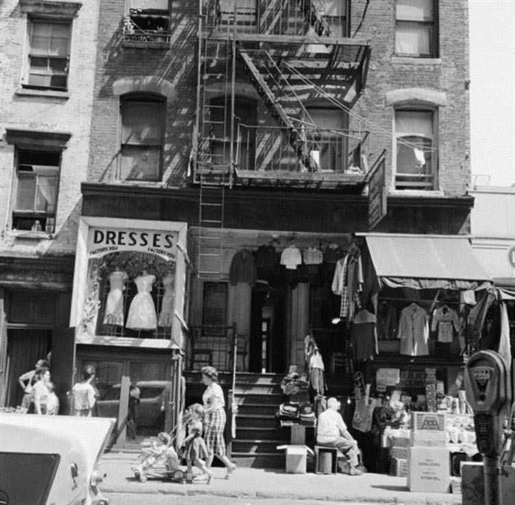 الجانب السفلي الشرقي The Lower East Side