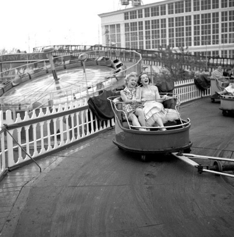 حديقة Steeplechase في كوني ايلاند عام 1953