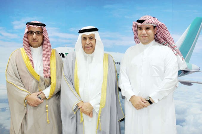 السفير دابراهيم الفايز مع بندر المهنا وناصر المحيسن محمد هاشم
