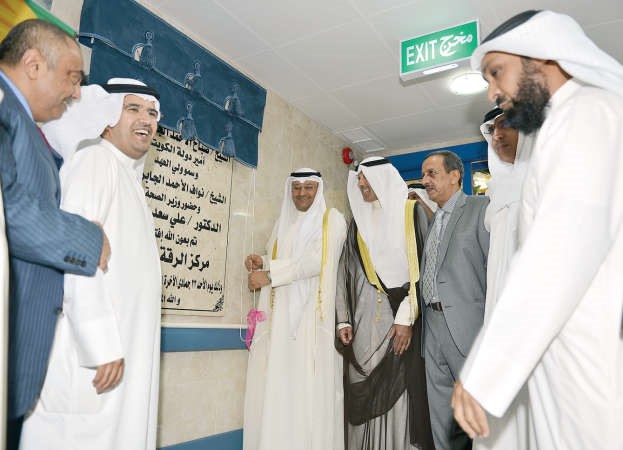 دعلي العبيدي والشيخ فواز الخالد يزيحان الستار ايذانا بالافتتاح﻿
