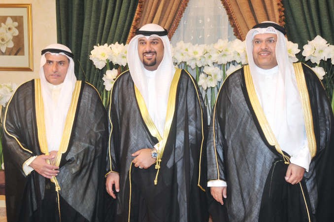  المعرس متوسطا والده اياد الثاقب ووالد العروس حسان الخميس
