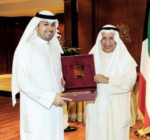 علي الغانم مكرما محمد جعفر 
