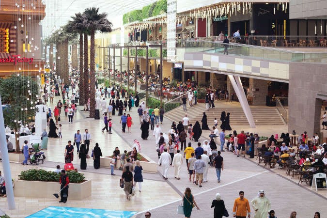 جانب من مجمع الافنيوز الاكبر في الكويت حيث يتوقع تقرير حديث لشركة الوطني للاستثمار ان يتم اشغال المساحات التاجيرية بنسب تصل الى 100 في المجمع 