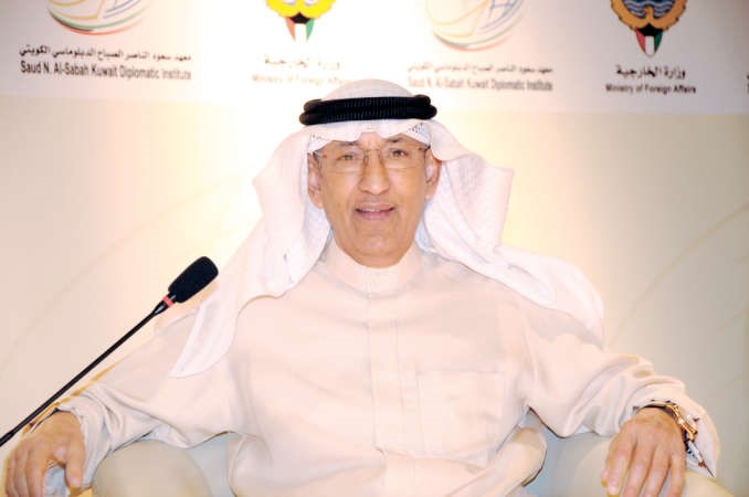 السفير عبدالعزيز الشارخ﻿