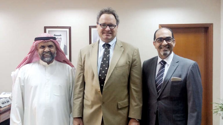 د فهد الخليفة ود مجبل النجار مع دنيناند كوستانجسك 