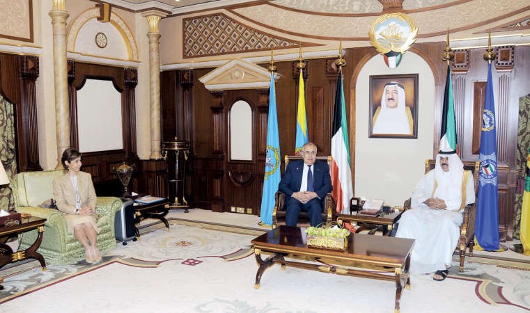 سمو نائب الامير وولي العهد الشيخ نواف الاحمد مستقبلا ميشال سليمان 