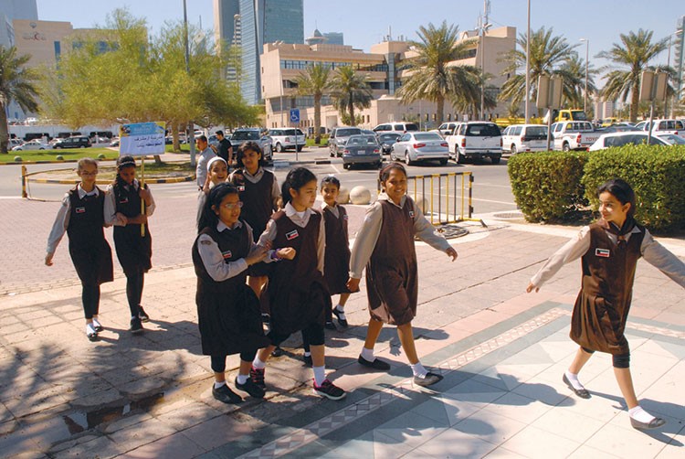 الطالبات المشاركات في الحملة