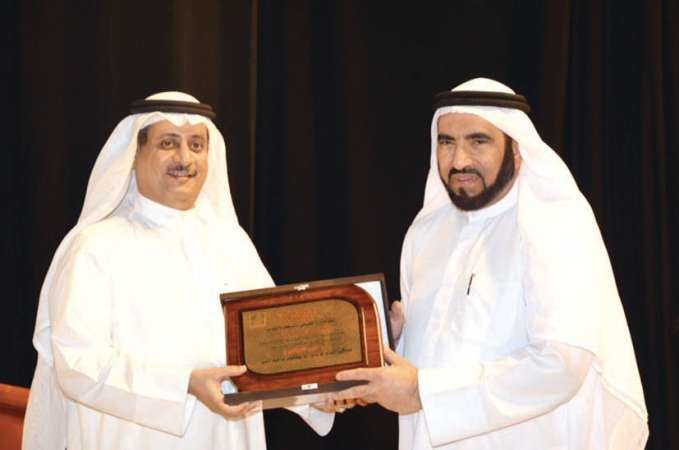 دطارق السويدان يكرم الراعي الرسمي دبدر الدويش