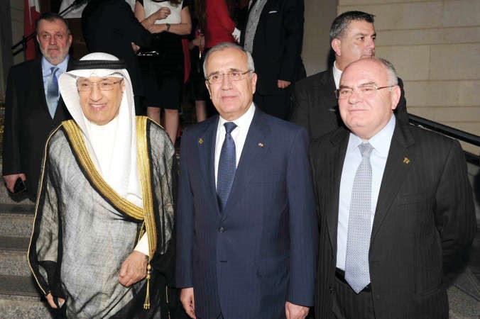الرئيس ميشال سليمان مع عبدالعزيز الشارخ ودخضر حلوة