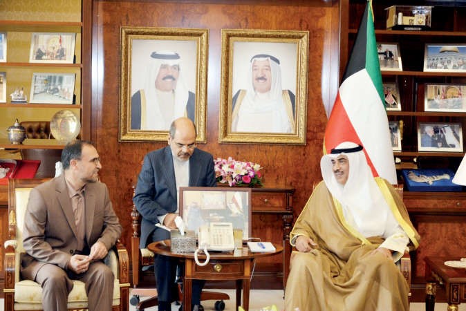 الشيخ صباح الخالد مستقبلا رئيس وفد مجموعة الصداقة البرلمانية الايرانيةالكويتية احمد اريايي نزاد