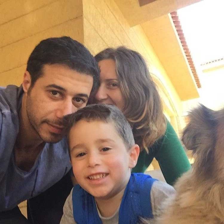 صورة.. شاهد زوجة أحمد السعدني وجمالها الطبيعي بدون ماكياج