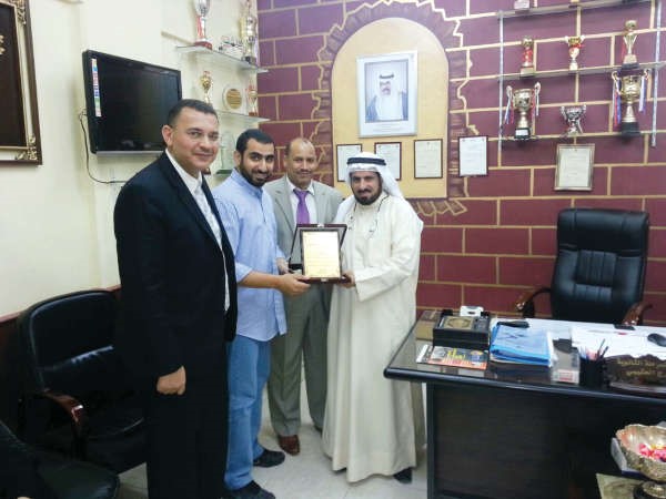 مفرج العتيبي يكرم الموجه عبدالله العتال