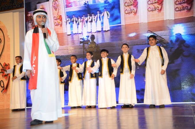 فقرة فنية من اداء الطلبة 