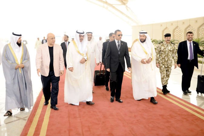 رئيس مجلس الامة مرزوق الغانم والوفد المرافق له اثناء عودتهم الى البلاد امس وفي استقبالهم د علي العمير ومبارك الخرينج