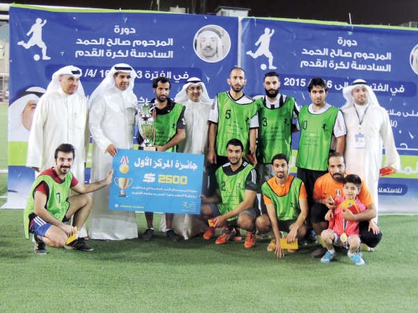 فريق ديوانية باش مع كاس البطولة﻿