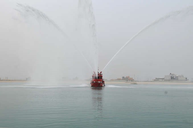 عرض لاحدى قطع الاطفاء البحرية﻿