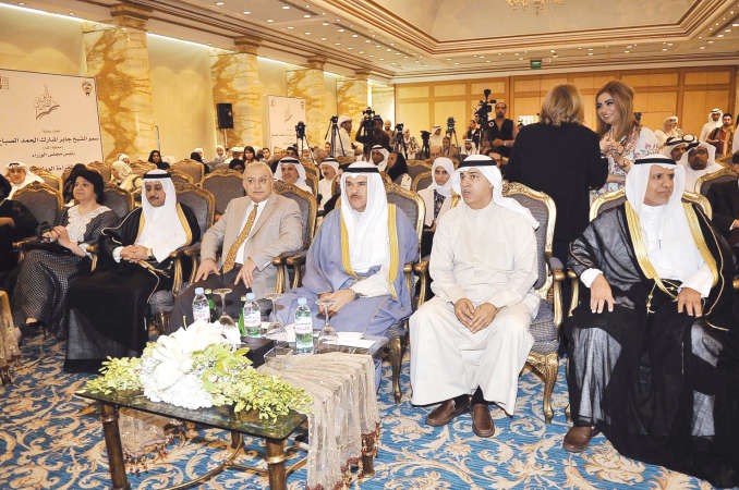 وزير الاعلام الشيخ سلمان الحمود ووزير التربية دبدر العيسى ومعلي اليوحة ودبدر الدويش في مقدمة الحضور 