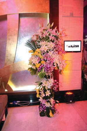 محبو «الأنباء» وقراؤها قدموا التهاني والزهور في احتفالها بالعيد الـ 39 وتمنوا لها دوام الازدهار