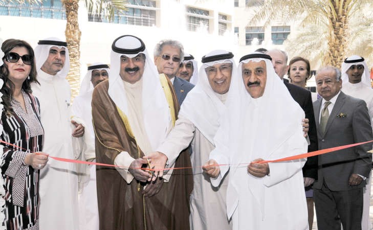 خالد الجارالله ودعبدالرضا اسيري وعبدالعزيز الشارخ يفتتحون فعاليات الاسبوع