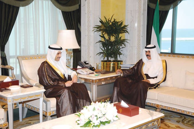 سمو نائب الامير وولي العهد الشيخ نواف الاحمد خلال استقباله رئيس مجلس الامة مرزوق الغانم﻿