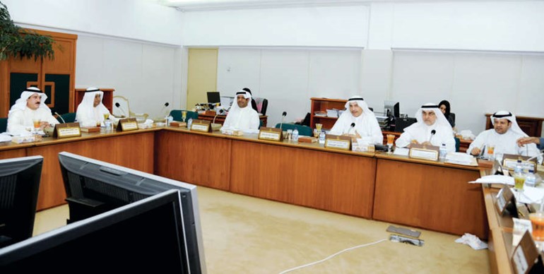 فيصل الكندري واحمد لاري وفيصل الشايع واحمد القضيبي اثناء الاجتماع