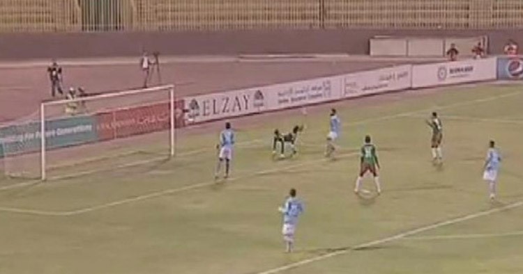 بالفيديو.. حارس أردني يسجل هدفاً "خرافياً" في مرماه