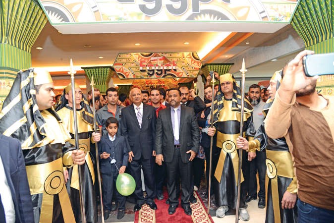 السفير عبدالكريم سليمان خلال افتتاح المهرجان
