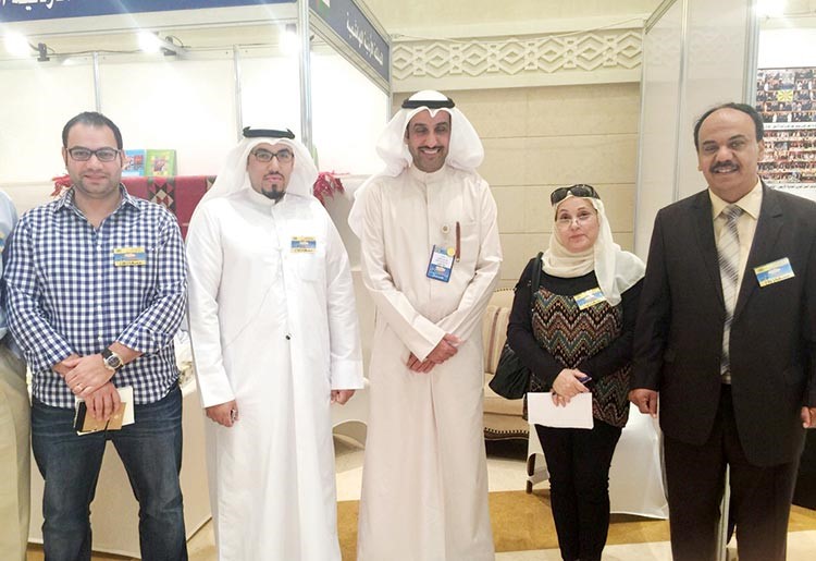 فايز المطيري متوسطا عددا من الاعلاميين