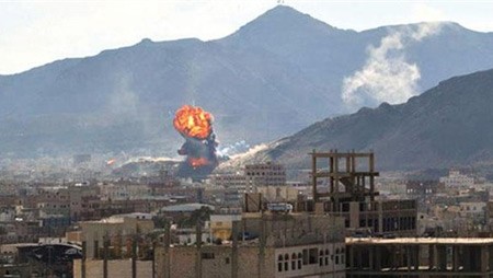 خسائر بالجملة للحوثيين في عدن وتعز والتحالف يشن أكبر غارة على قاعدة «سكود» في صنعاء