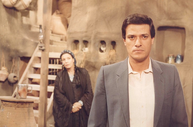 الراحل مع الفنانة فردوس عبد الحميد في مسلسل- عصفور النار