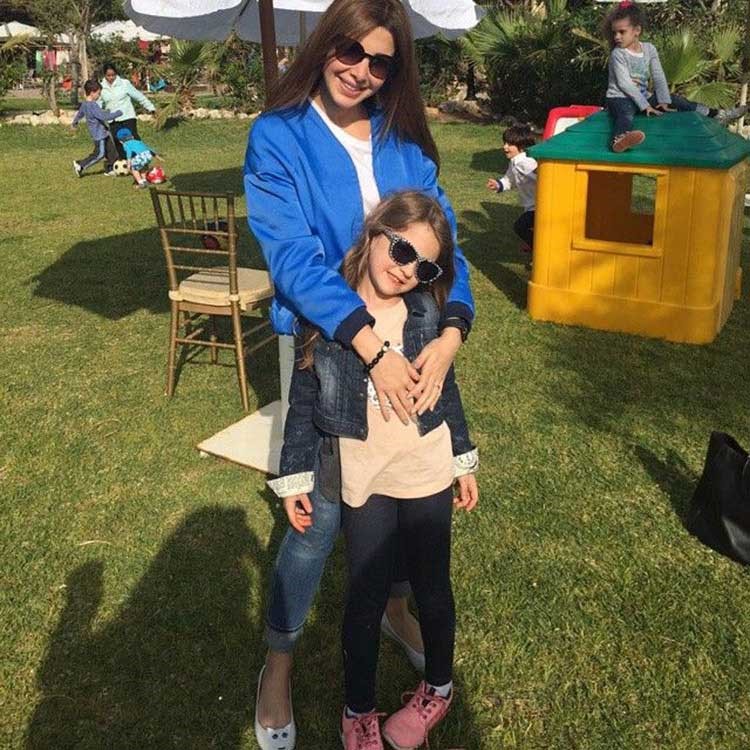 صورة: نانسي عجرم وابنتها بنفس "اللوك"