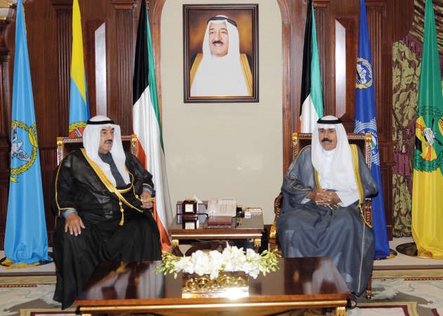 سمو نائب الامير وولي العهد الشيخ نواف الاحمد مستقبلا سمو الشيخ ناصر المحمد﻿