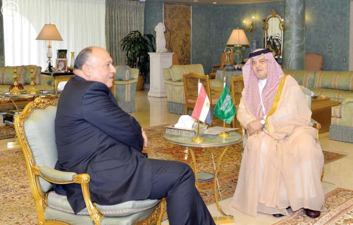 صاحب السمو الملكي الامير سعود الفيصل وزير الخارجية السعودي مستقبلا وزير الخارجية المصري سامح شكري في الرياض امسواس