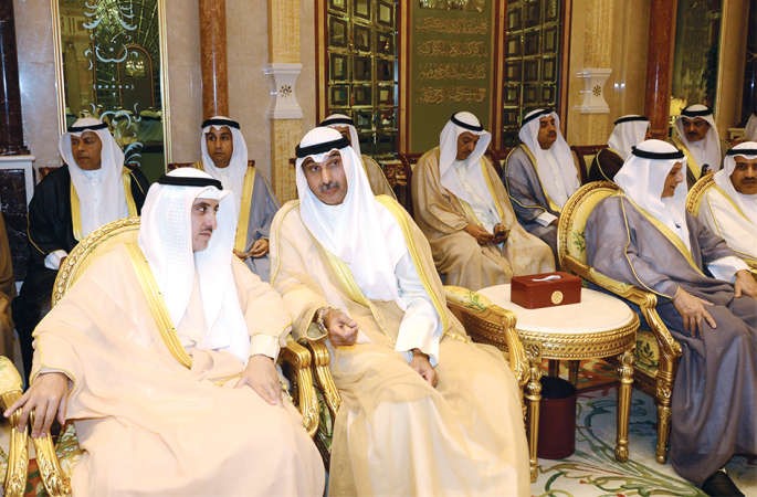 الشيخ د احمد ناصر المحمد والسفير مجدي الظفيري