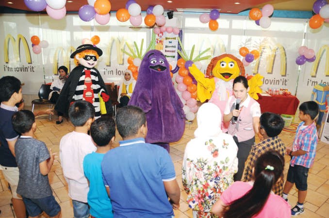 الشخصيات الكارتونية ومشاركة بادخال البهجة الى نفوس الاطفال﻿