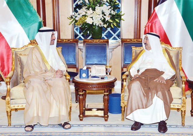 صاحب السمو الامير الشيخ صباح الاحمد مستقبلا مرزوق الغانم ﻿