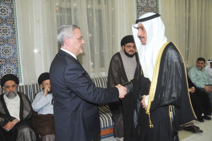 رئيس مجلس الامة مرزوق الغانم مقدما التعازي للسفير محمد حسين بحر العلوم﻿