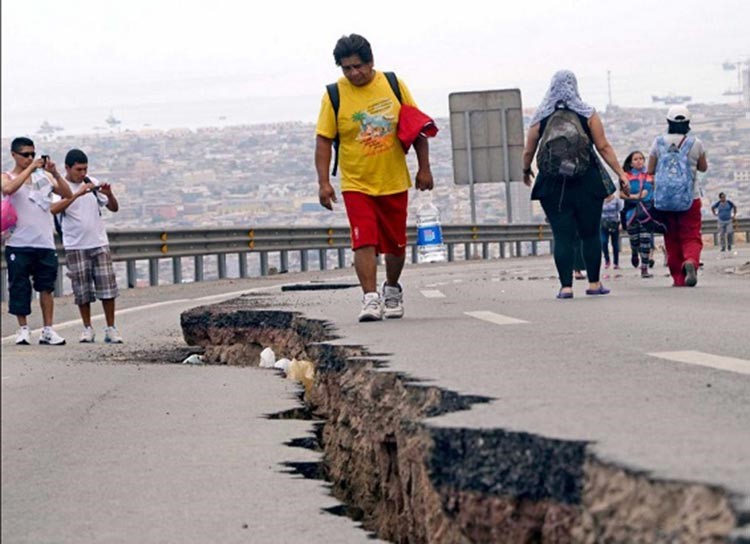 بالصور.. دمار زلزال النيبال ومبانٍ تاريخية تحولت لأنقاض