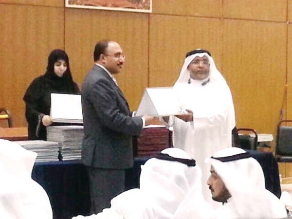 تكريم الفرق المشاركة في ملتقى الإخصائيات بالجهراء التعليمية