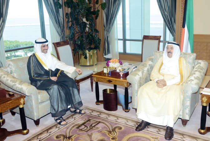 صاحب السمو الامير الشيخ صباح الاحمد مستقبلا مرزوق الغانم ﻿