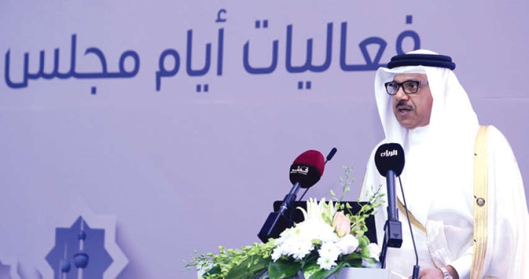 د عبداللطيف الزياني متحدثا خلال الفعاليات