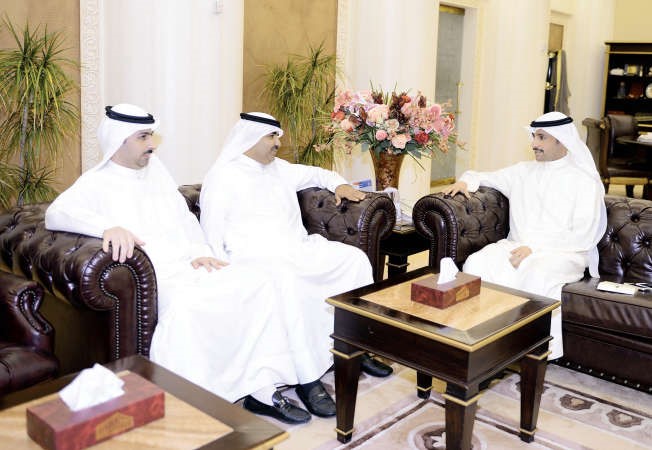 الرئيس الغانم مع نقابة العاملين في مؤسسة البترول